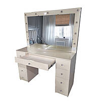 Стол с фасадами из МДФ для визажиста, гримера с выдвижными ящиками и зеркалом с подсветкой