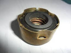 Сальниках водяного насоса (помпи) Газель, Волга двигун 402,ВАЗ,Москвич (метал)