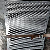 Решето (сито) для Петкус гігант (700х1065 мм.), клітинка 2,2х20 мм,товщина 0,8 мм, оцинковане.