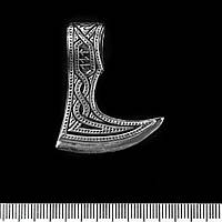 Кулон Секира Перуна (узор с рунами) (серебро, 925 проба)