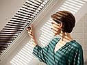 Жалюзі VELUX PAL вологостійкі на направляючих для мансардних вікон жалюзі Велюкс вологостійкі 78*140 см, фото 2