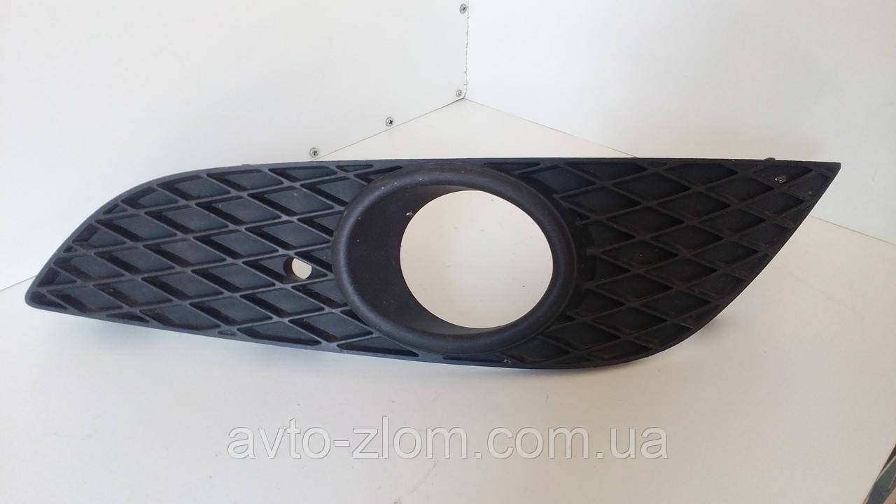 Решітка бампера Opel Astra H, Опель Астра. Ліва. 13225764., фото 1