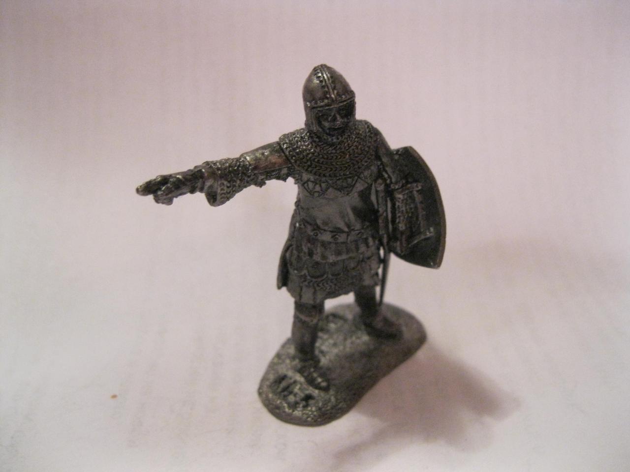 Фигурка статуэтка английский ВОИН рыцарь солдат металл сплав олова в доспехах щит и меч - фото 1 - id-p367376916
