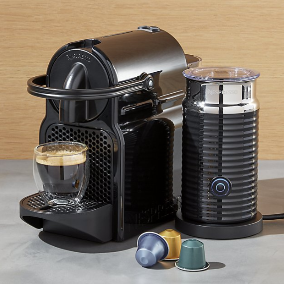 Кавомашина капсульна Nespresso Inissia Black + Капучинатор Nespresso Aeroccino 3