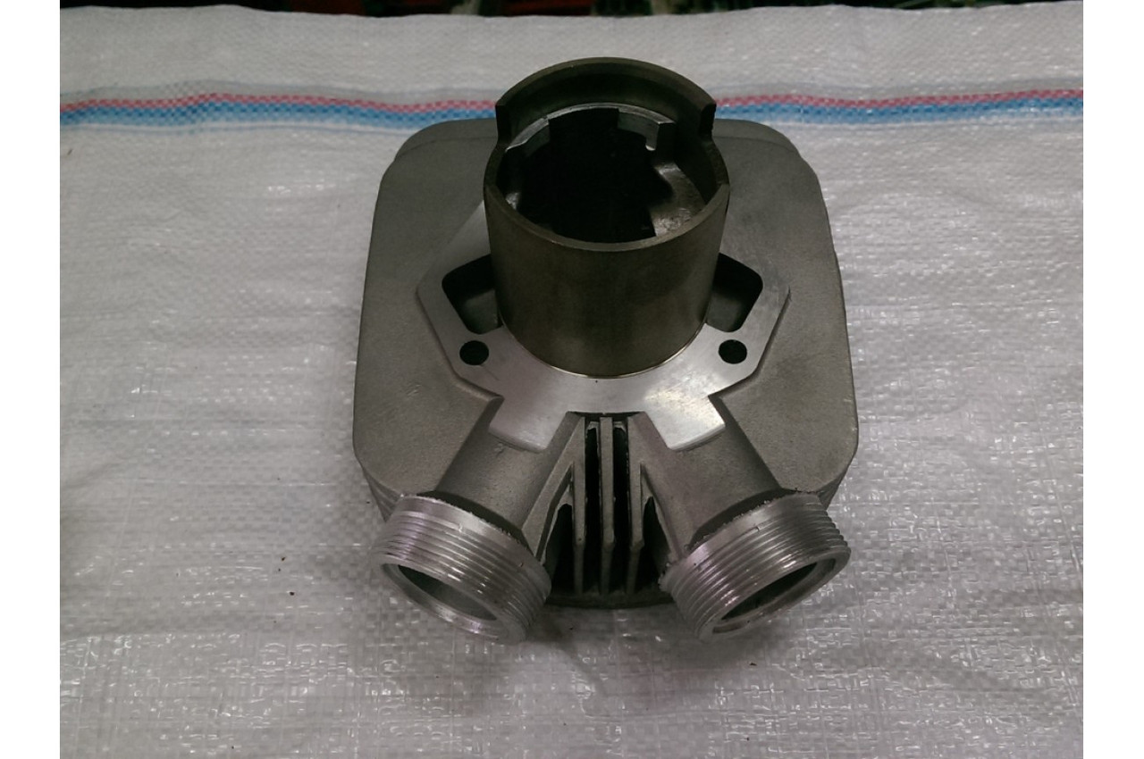 Циліндр з поршнем Китай