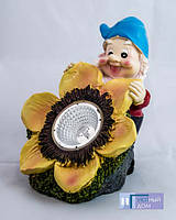 Газонний світильник на сонячній батареї Lemanso CAB125 гном з квіткою