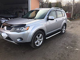 Дефлектор капоту, мухобойка Mitsubishi Outlander XL 2007-2010 VIP