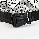 Сумка-бананка жіночий поясний Bao Bao з трикутниками (срібляста), фото 8