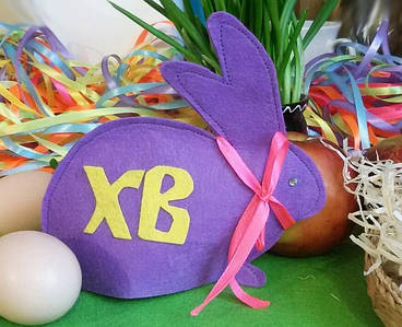 Пасхальний заєць для яєць бузковий кролик