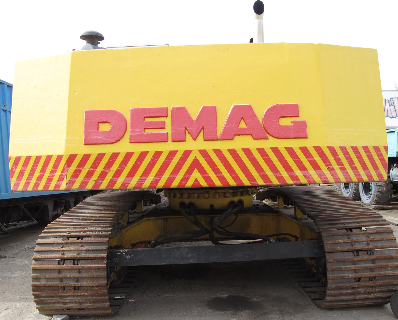 Екскаватор DEMAG