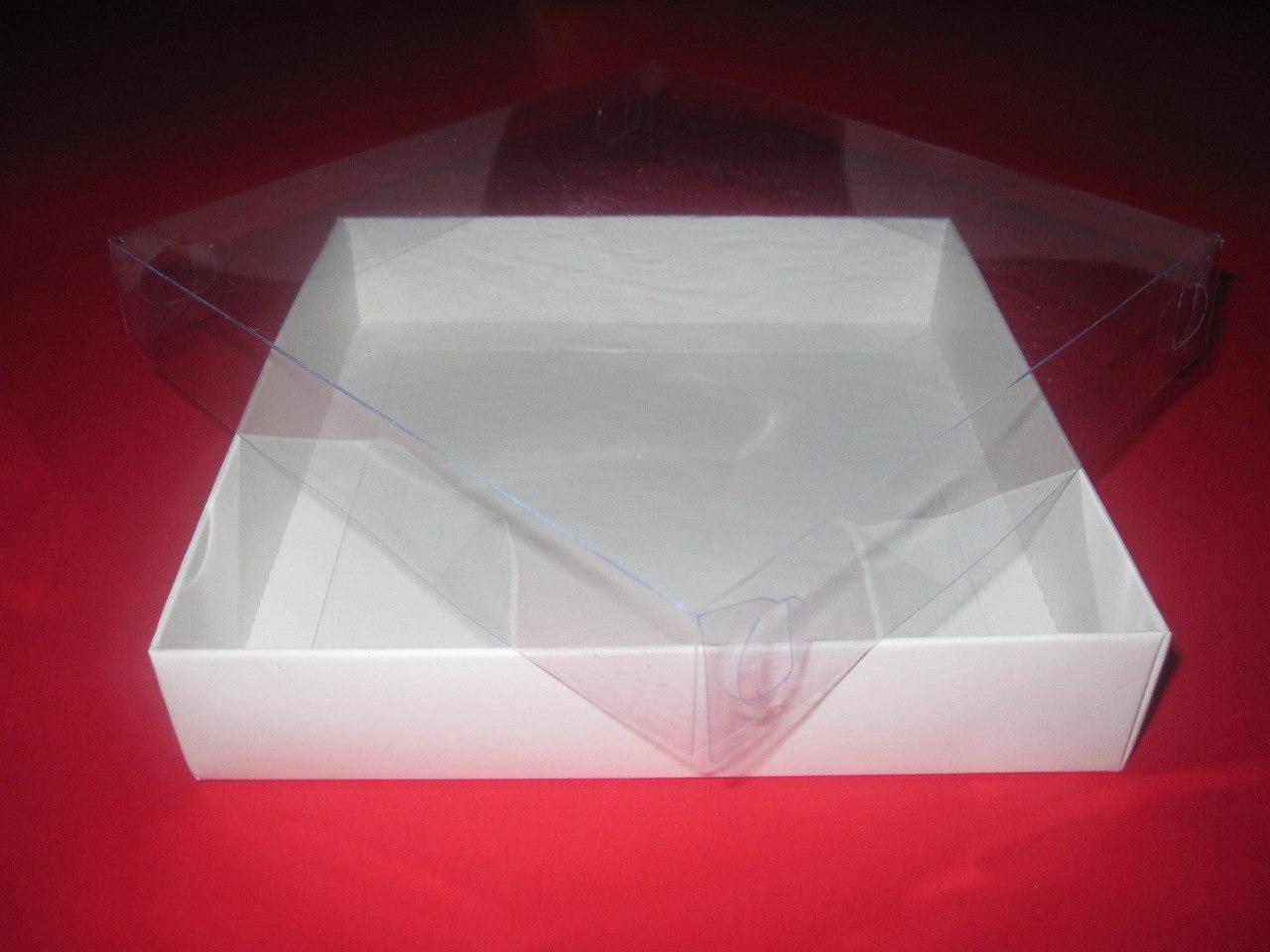 Картонна коробка для пряників, сувенірів, біжутерії. Розмір 150*150*30