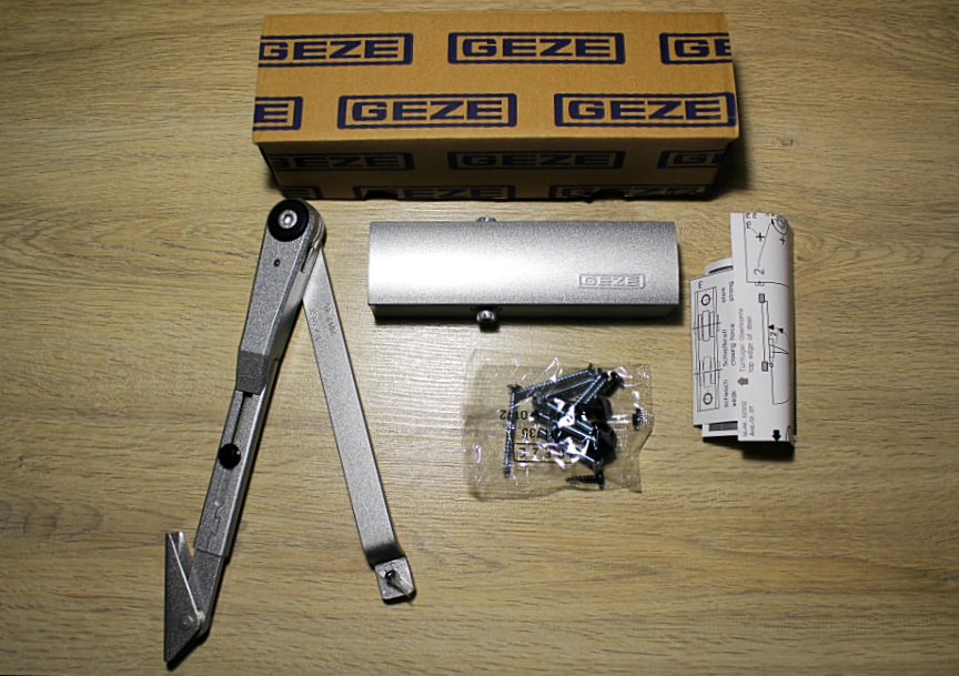 Дверний доводчик GEZE TS 1500 G + тяга з фіксацією, колір срібло