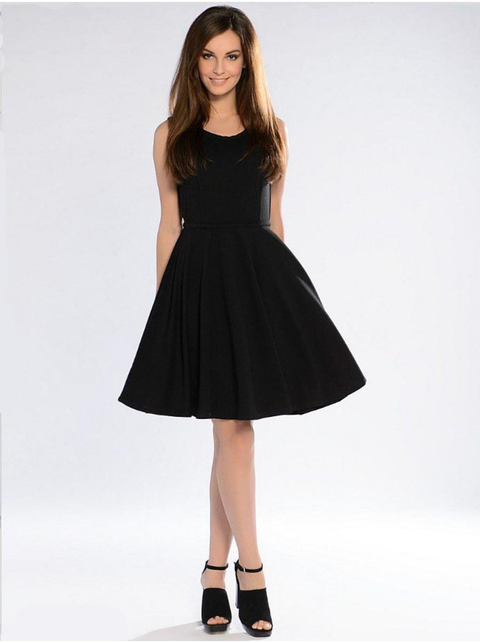 Чорне літнє плаття зі спідницею