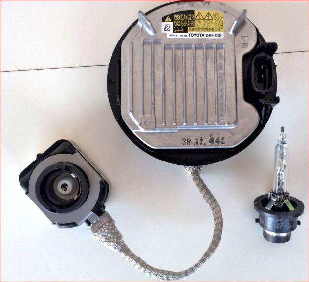 Блок розпалювання Koito/Dens Toyota Avalon, Camry, Land Cruiser 200, Lexus RX, LS, LX, GS,IS,ES 85967-45010 Аналог