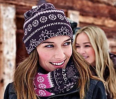 Шапки, шарфики, рукавички. Сток.