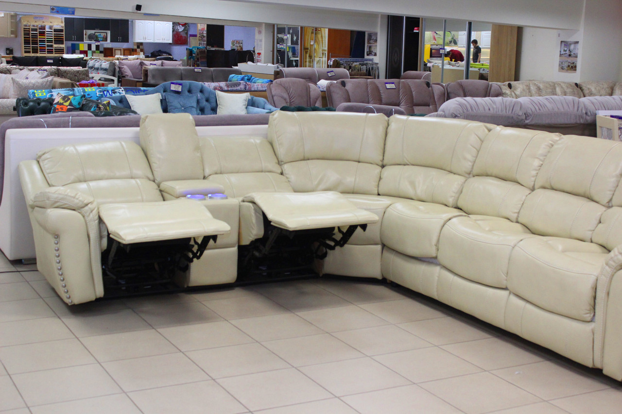 Угловой диван из натуральной кожи с двумя электрическими реклайнерами и ...