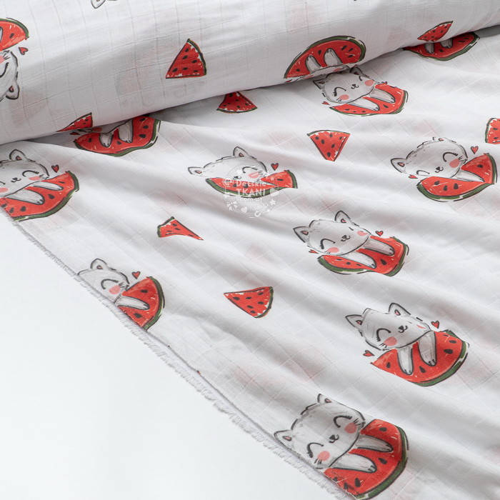 

Муслин в квадратики с цифровой печатью "Кот с арбузом", ширина 165 см, Разные цвета