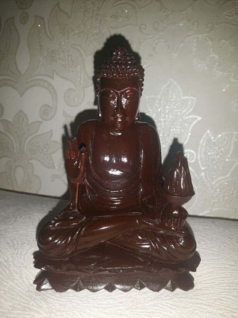 Дерев'яна статуетка Будда