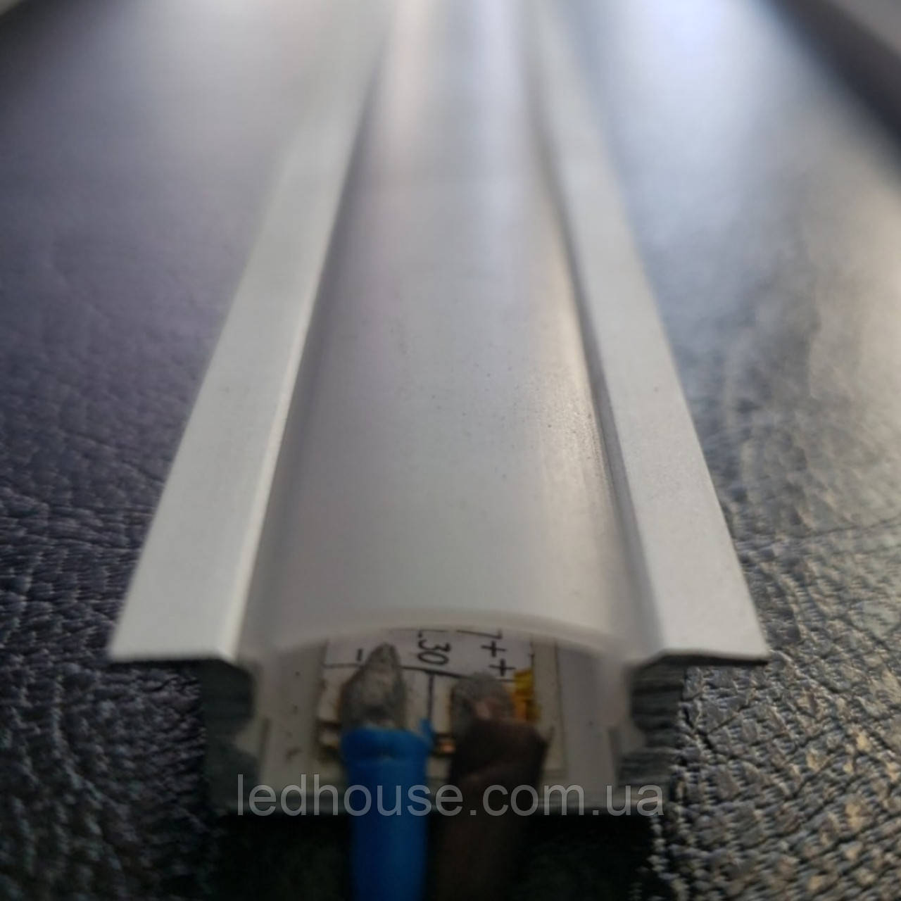 Светодиодный профиль ЛПВ7 с Рассеивателем Пластик по выгодным ценам от ...