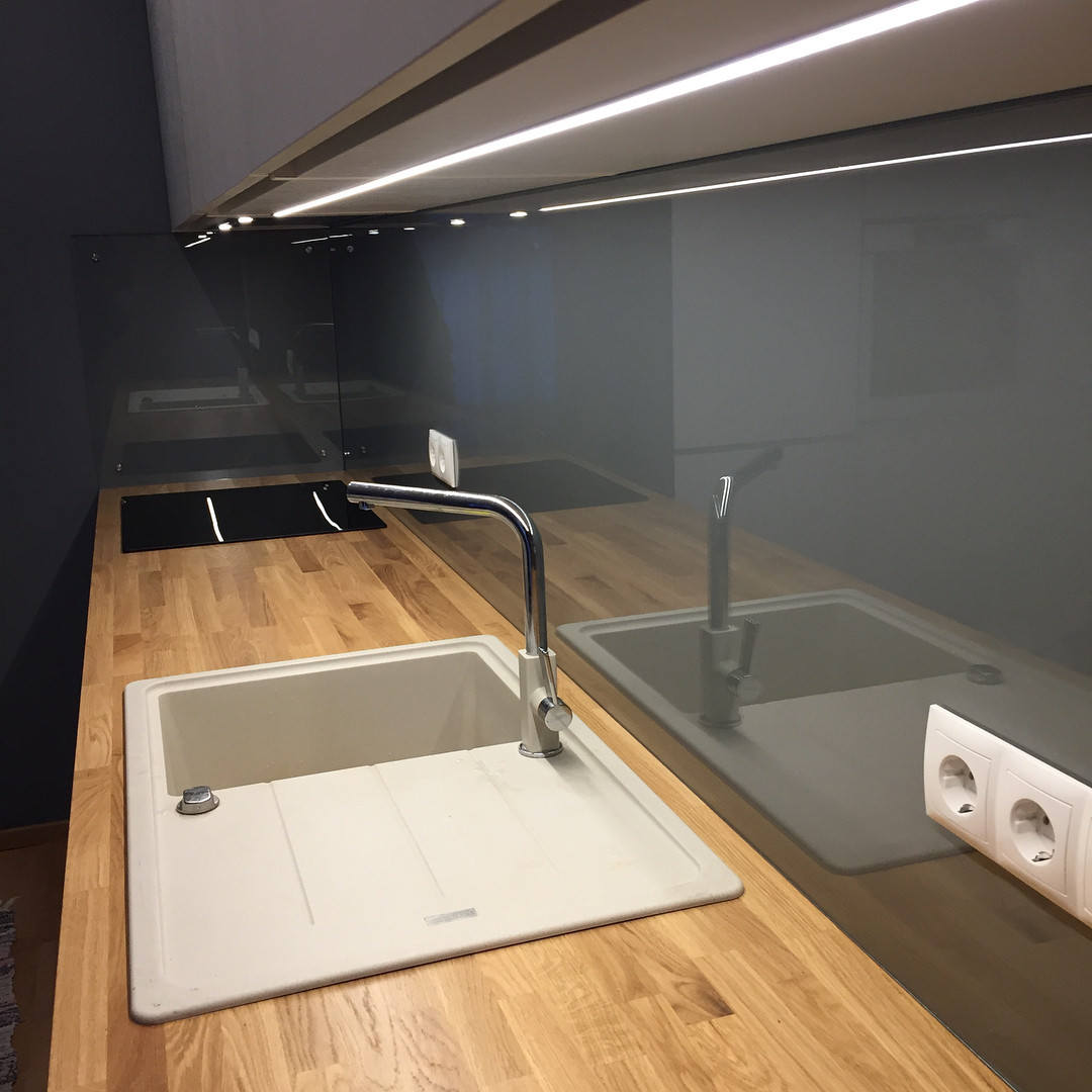 Скіналі з однотонного скла — лакобель сірий, фото 1