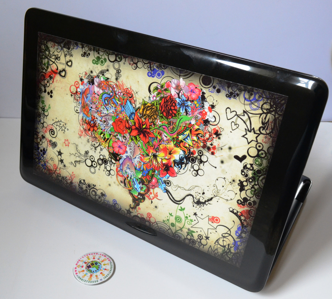 Наклейка на ноутбук. Серце