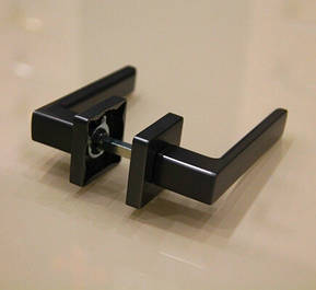 Дверні ручки для міжкімнатних дверей