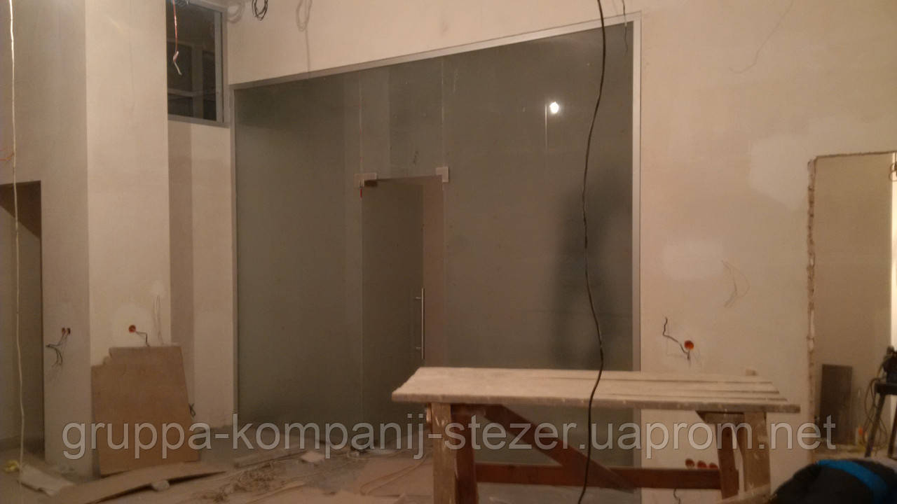 Вхідна група з загартованого скла