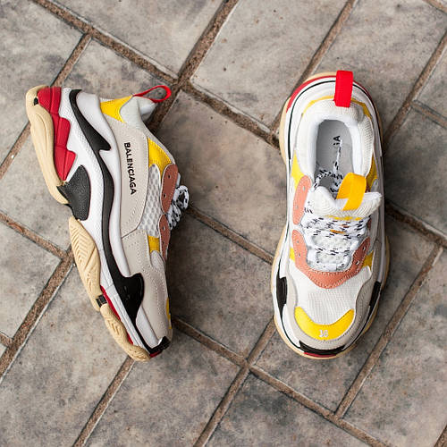 balenciaga triple s ua