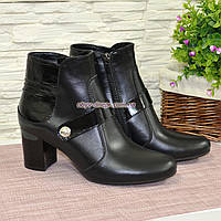 Женские ботинки на невысоком каблуке, натуральная кожа и лак черного цвета