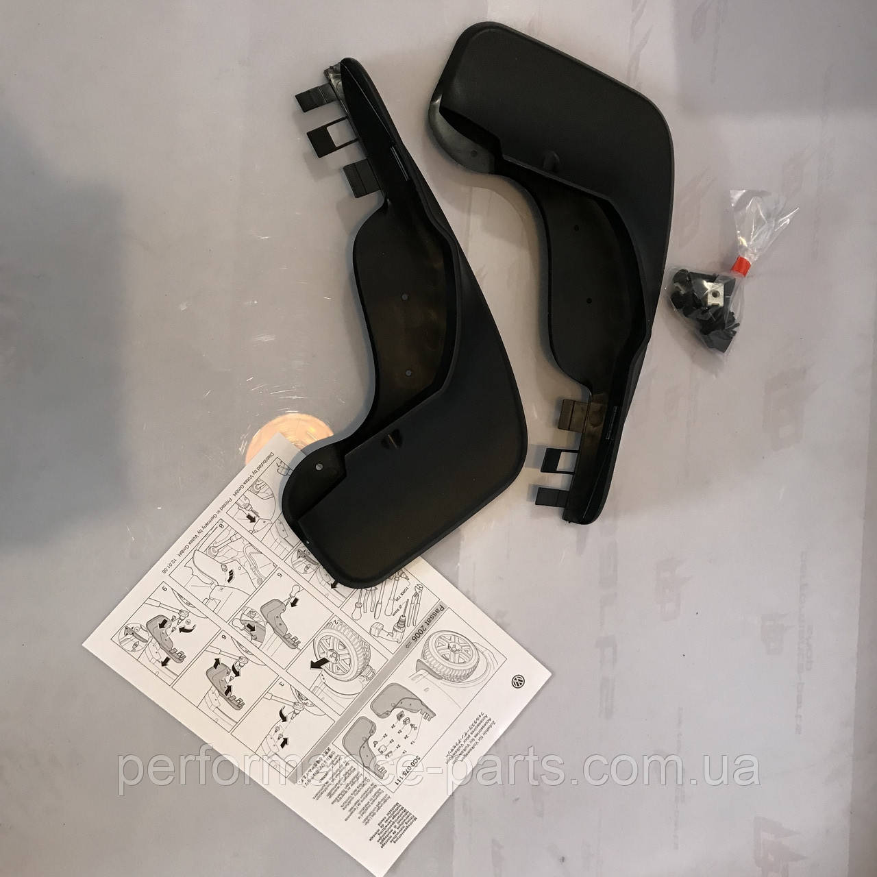 Бризговики передні для Volkswagen Passat B6/B7 '06-14, Оригінальні 3C0075111