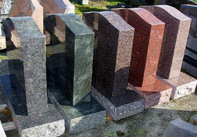 Пам'ятники з кольорового граніту