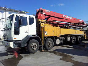 Автобетононасос Everdigm з вильотом стріли до 40 метрів