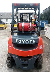 Газ-Бензиновий навантажувач Вилочний 2 тонни Toyota 02-8FG20 б/у, фото 2