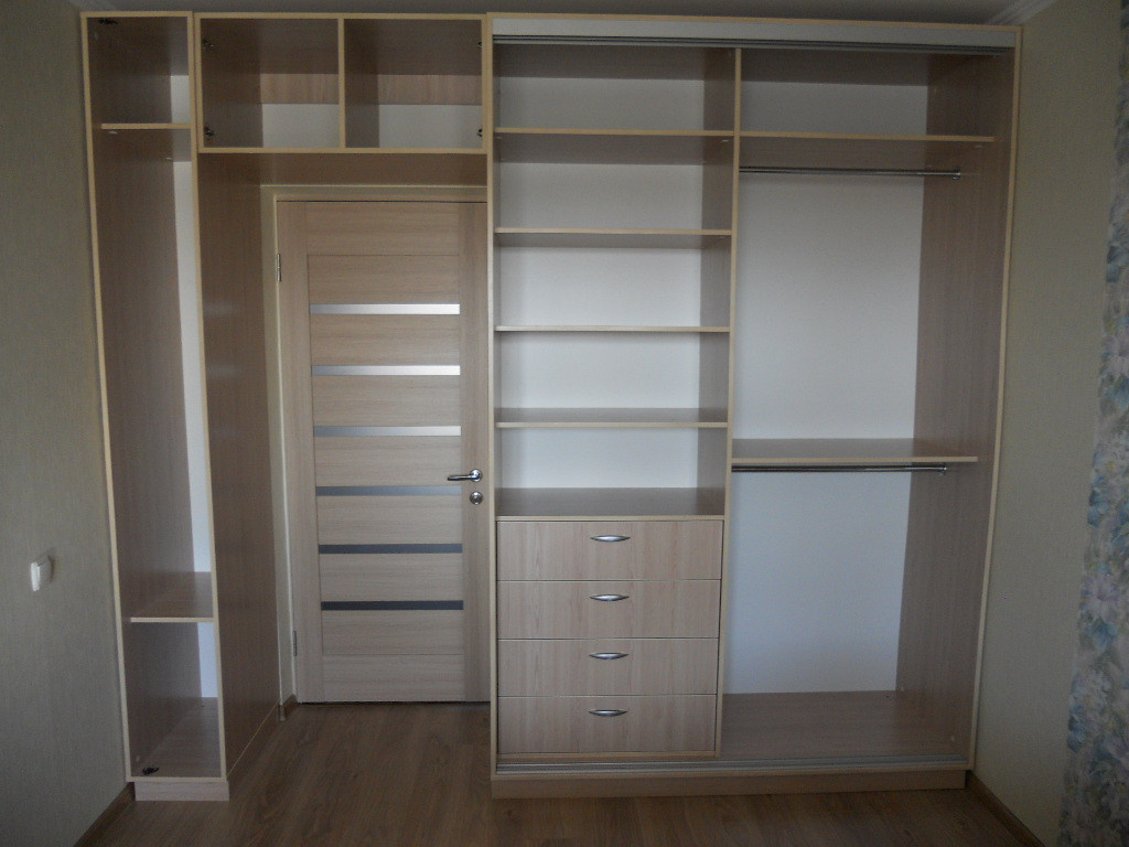 Шафа-купе з антресолю