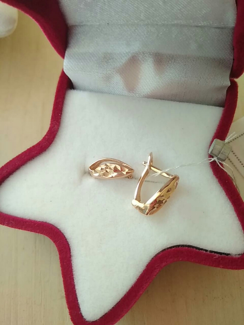 Золоті сережки 585 проби