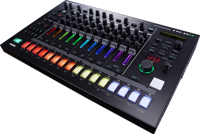 Драм-машина Roland TR-8S, фото 1