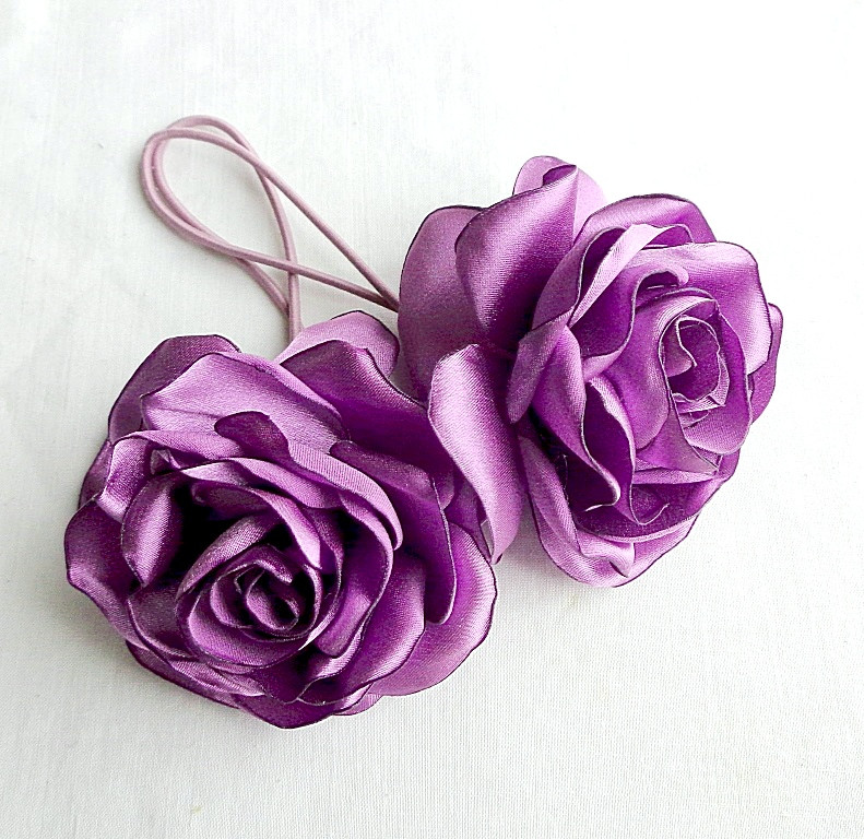 Гумка для волосся з квітами ручної роботи "Роза Бузкова"