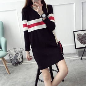 Трикотажне жіноче плаття чорного кольору з біло-червоними смужками