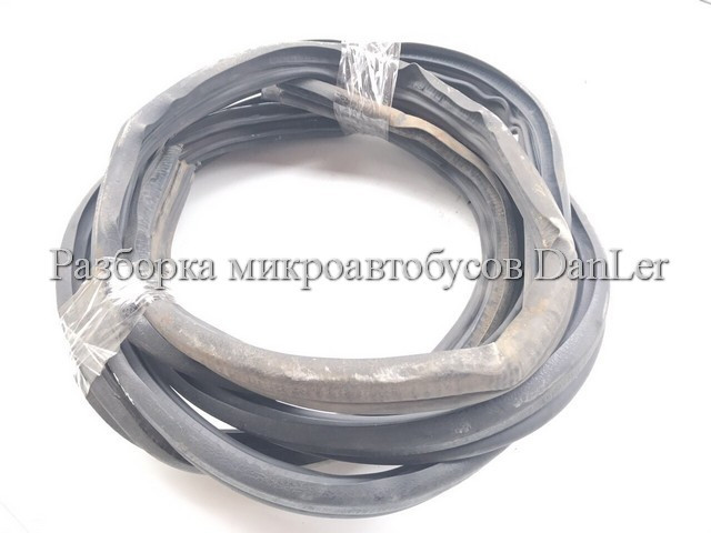 Купить Уплотнитель двери боковой сдвижной правой Рено Трафик б/у ...