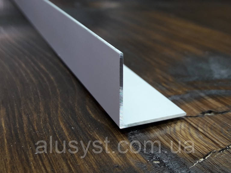 20х20х1 / кутник рівнобічний / 50 см / анодований