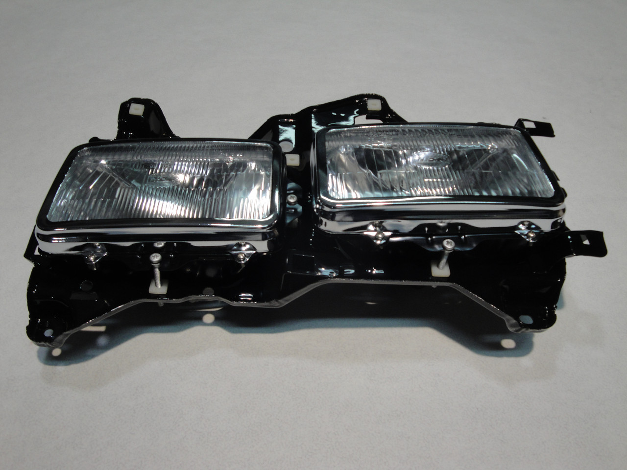 Фара ліва в зборі MITSUBISHI CANTER 515/635/659 (MC139784/MC139780) JAPACO