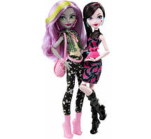 Monster High Welcome to Monster High Monstrous Rivals Дракулаура і Моаника