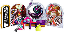 Ever After High Набір Дорога в Країну Чудес і лялька Рейвен Квін Way Too Wonderland Raven Queen