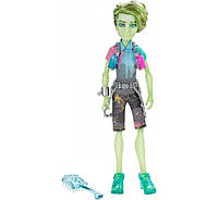 Monster High Портер Гейс из серии Населенный призраками Porter Geiss Haunted