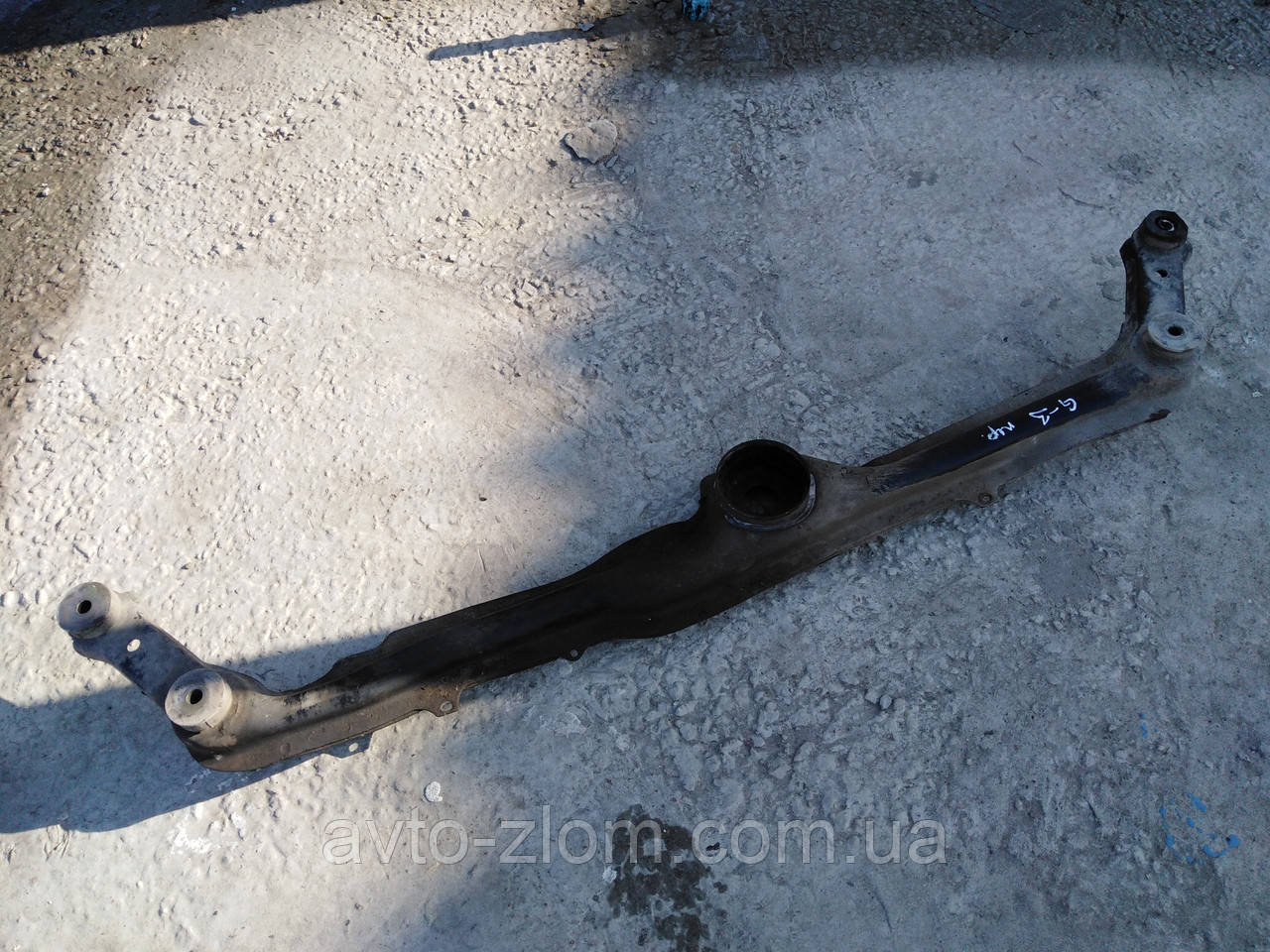 Балка передньої опори, подушки Volkswagen Golf 3, Vento, Гольф 3, Венто.