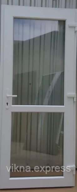 Пластикові вхідні двері Steko 4500 грн за м кв.