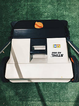 Підмітальний пристрій STIHL KG 550