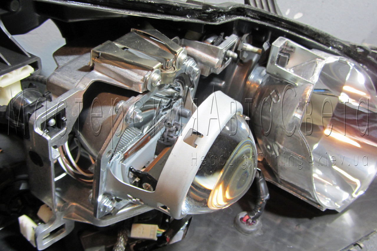 Lexus ES — заміна лінз на біксенонові Hella 3R F1