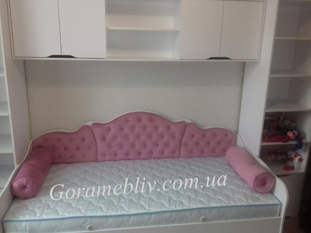 На фото: мебель для детской комнаты "Италия"с кроватью "Л-6"