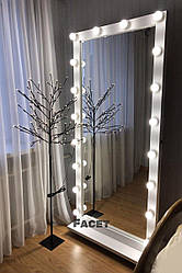 Підлогове дзеркало з підсвічуванням "Фозі" на 18 ламп для салону краси